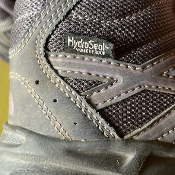 🦔 The North Face Hedgehog Waterproof ☔️ Hikers Little Kids Size 1 - EUC - Picture 3 of 6